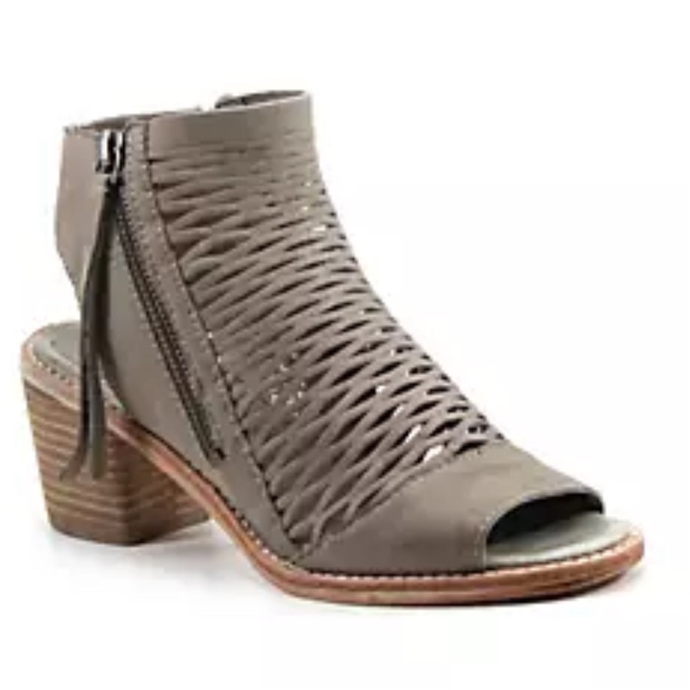Diba True Women’s Close Door Open Toe Sandals Shoes 8.5